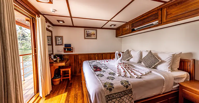 Stateroom on RV Kochi Pandaw