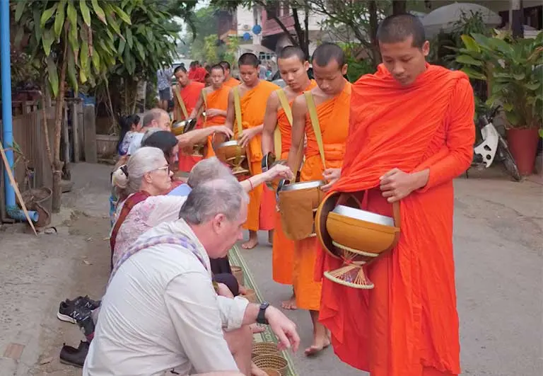 Luang Prabang monks 1